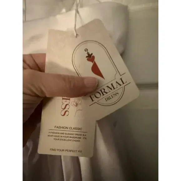 Beautiful White Satin Wedding Dress/Gown Size 12 - Picture 5 of 7